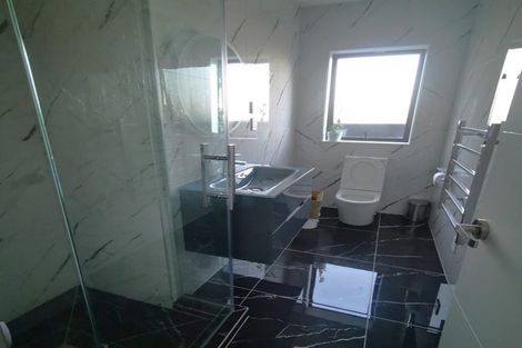 Photo of property in 33 Kotuitui Drive, Wainui, Silverdale, 0992