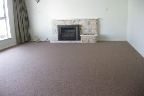 Photo of property in 19 Holly Grove, Maungaraki, Lower Hutt, 5010