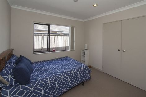 Photo of property in 2b Waikaukau Road, Glen Eden, Auckland, 0602