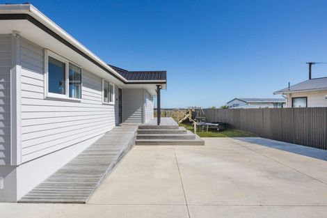 Photo of property in 18a Norton Street, Foxton Beach, Foxton, 4815