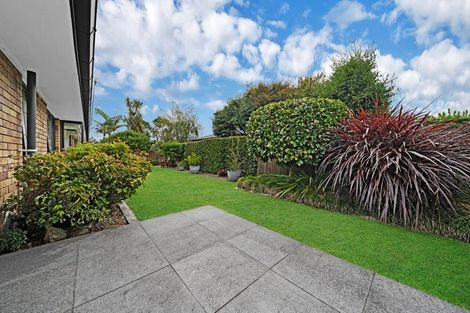 Photo of property in 11 Jessika Place, Conifer Grove, Takanini, 2112