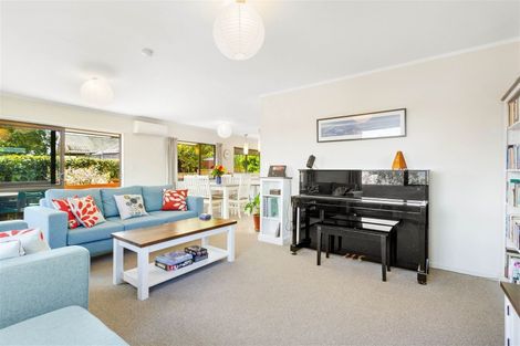 Photo of property in 4150a Great North Road, Glendene, Auckland, 0602