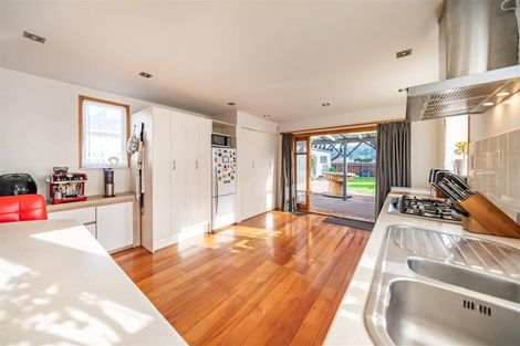 Photo of property in 43 Kensington Avenue, Petone, Lower Hutt, 5012