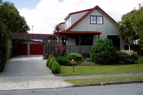 Photo of property in 16 Memphis Grove, Totara Park, Upper Hutt, 5018