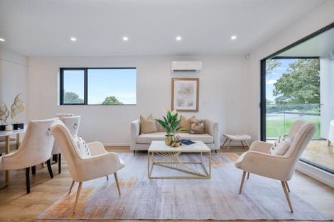 Photo of property in 1/16 Williamson Avenue, Belmont, Auckland, 0622