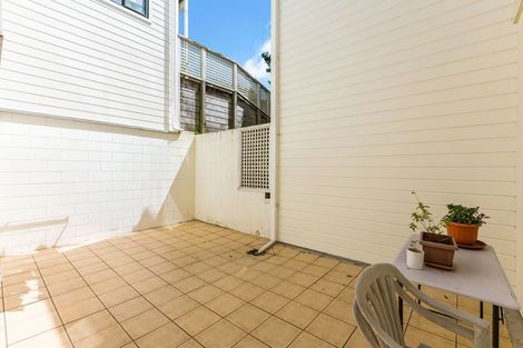 Photo of property in 12 Hall Avenue, Newtown, Wellington, 6021