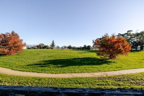 Photo of property in 105 Hillcrest Drive, Kelvin Grove, Palmerston North, 4414