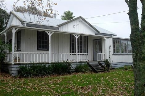 Photo of property in 90 Pendarves Street, New Plymouth, 4310