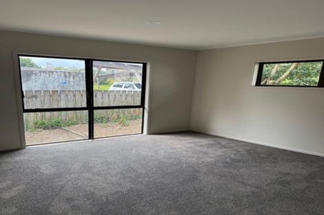 Photo of property in 2/16 Edwin Freeman Place, Ranui, Auckland, 0612