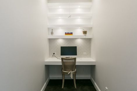 Photo of property in 137 Vigor Brown Street, Napier South, Napier, 4110