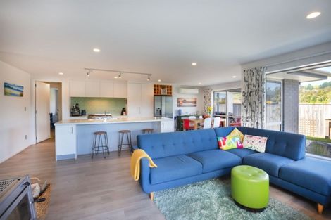 Photo of property in 17 Resolution Drive, Whitby, Porirua, 5024