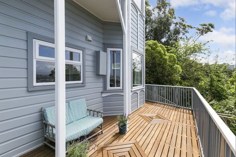 Photo of property in 112 Kelburn Parade, Kelburn, Wellington, 6012