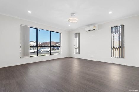 Photo of property in 13 Koroheke Road, Takanini, 2110