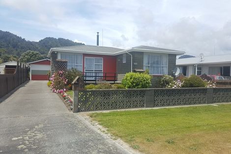 Photo of property in 96 Domett Esplanade, Cobden, Greymouth, 7802