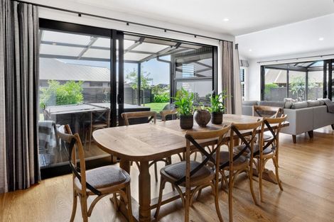 Photo of property in 20 Topping Place, Whitianga, 3510