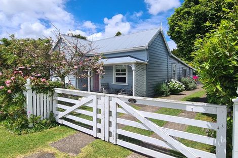 Photo of property in 230 Watt Street, Coromandel, 3506