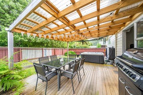 Photo of property in 36 Larchmont Grove, Totara Park, Upper Hutt, 5018