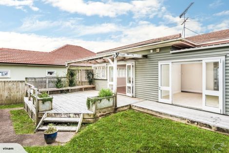 Photo of property in 38 Te Kawa Road, Greenlane, Auckland, 1061