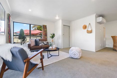 Photo of property in 12 Hastings Place, Hamilton Lake, Hamilton, 3204