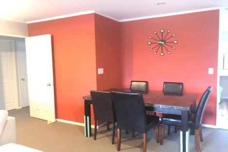 Photo of property in 33 Ginders Drive, Massey, Auckland, 0614