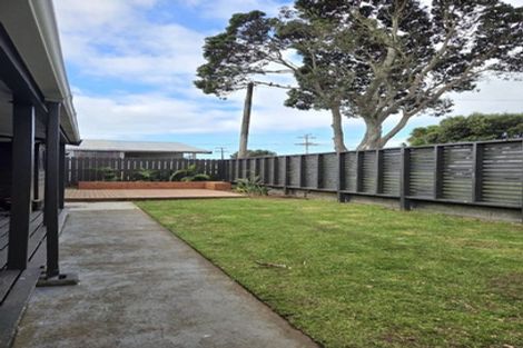 Photo of property in 73 Mcfarlane Street, Oakura, 4314