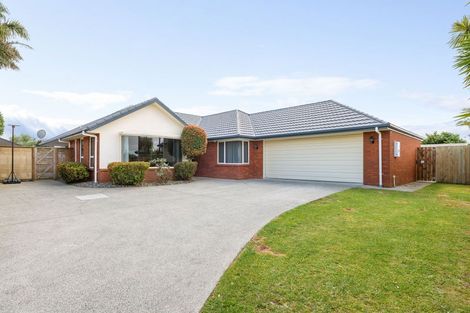 Photo of property in 63 Waiwherowhero Drive, St Andrews, Hamilton, 3200