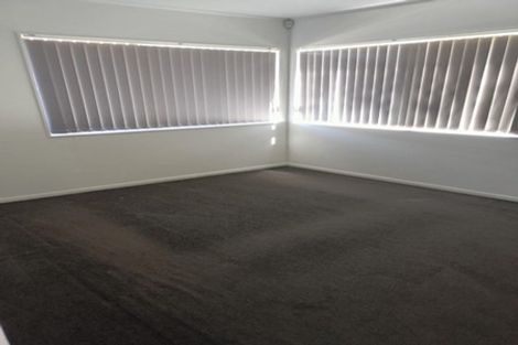 Photo of property in 2/24 Janese Place, Weymouth, Auckland, 2103