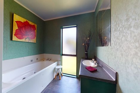 Photo of property in 21a Chester Street, Levin, 5510