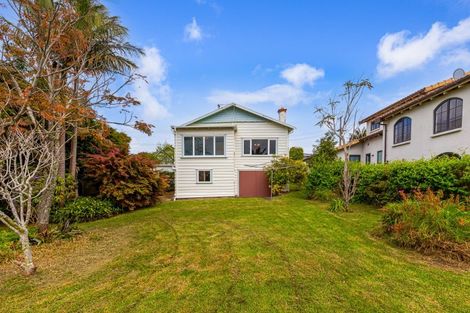 Photo of property in 22 Merani Street, Narrow Neck, Auckland, 0622