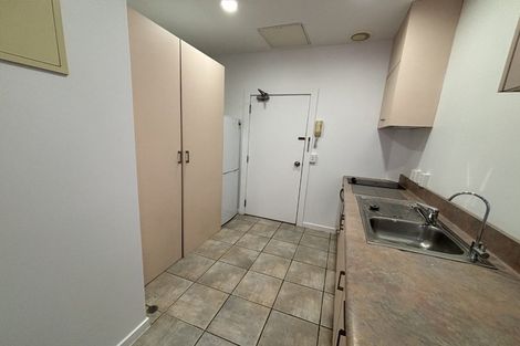 Photo of property in Terrace Tower Apartments, 6c/126 The Terrace, Wellington Central, Wellington, 6011