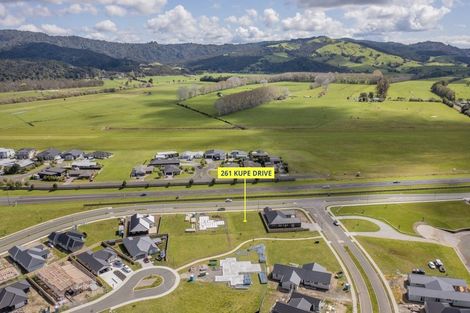 Photo of property in 261 Kupe Drive, Whitianga, 3510