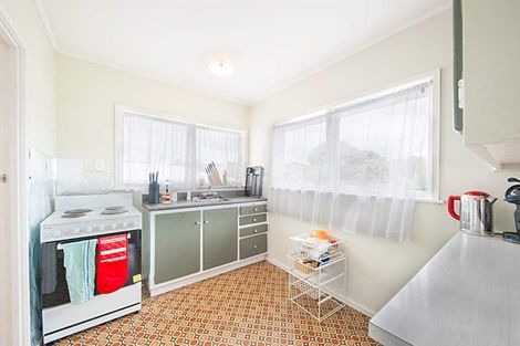 Photo of property in 42 Cheval Drive, Totara Vale, Auckland, 0629