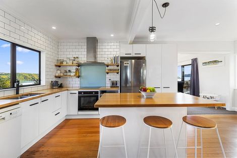 Photo of property in 4 Kiriwai Road, Paremata, Porirua, 5024