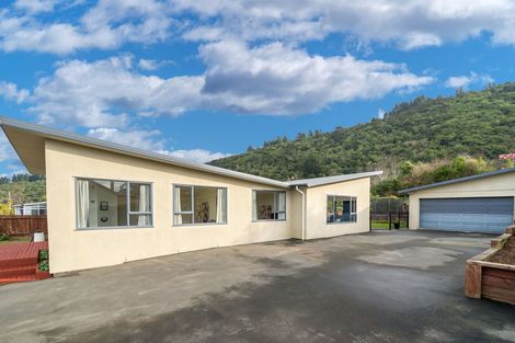 Photo of property in 5 Monowai Road, Ravensbourne, Dunedin, 9022