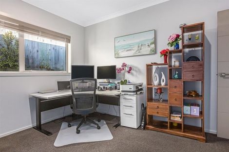 Photo of property in 53 Endeavour Drive, Whitby, Porirua, 5024