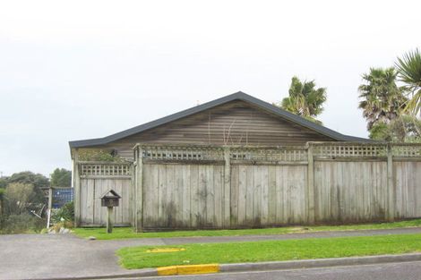 Photo of property in 9 Arden Place, Oakura, 4314