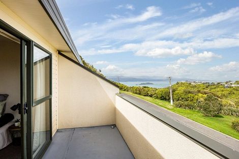 Photo of property in 21 Ladbrooke Drive, Newlands, Wellington, 6037