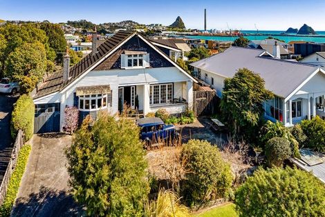 Photo of property in 4 Kitchener Terrace, Moturoa, New Plymouth, 4310