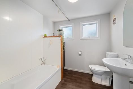 Photo of property in 14 Beach Road, Waikawa, Picton, 7220