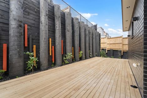 Photo of property in 55 Puihi Crescent, Massey, 0614