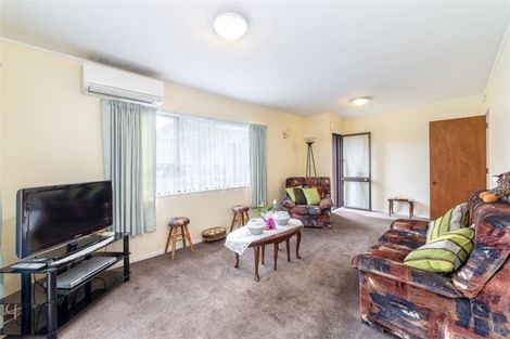 Photo of property in 2/303a Great North Road, Henderson, Auckland, 0612