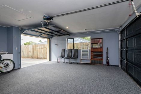 Photo of property in 6 Kilbaha Close, East Tamaki, Auckland, 2013