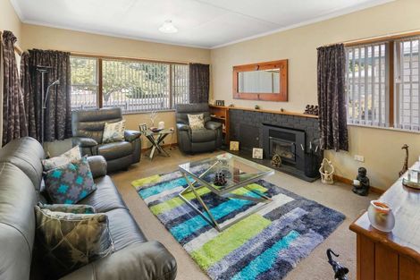 Photo of property in 16 Ongo Road, Hunterville, 4730