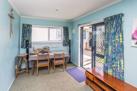 Photo of property in 20 Egmont Street, Castlecliff, Whanganui, 4501
