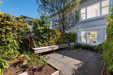 Photo of property in 3/67 Vauxhall Road, Devonport, Auckland, 0624