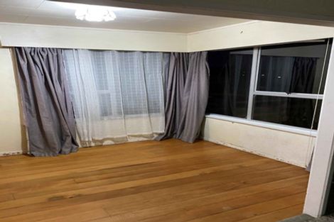 Photo of property in 111 Farquhar Road, Glendene, Auckland, 0602