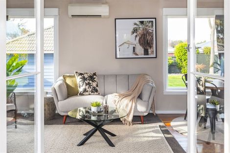 Photo of property in 21 Springbank Street, Bryndwr, Christchurch, 8053