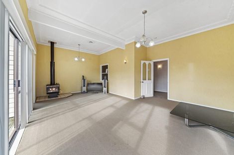 Photo of property in 3 Wharf Road, Te Atatu Peninsula, Auckland, 0610