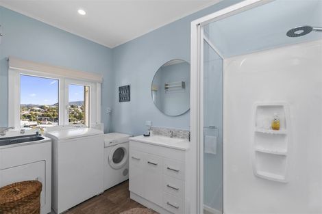 Photo of property in 9 Shortland Street, Khandallah, Wellington, 6035