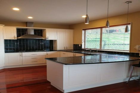 Photo of property in 701a Beach Road, Rothesay Bay, Auckland, 0630